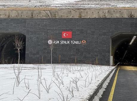 Aşık Şenlik Tüneli’nin 2. tüpü yarın açılacak