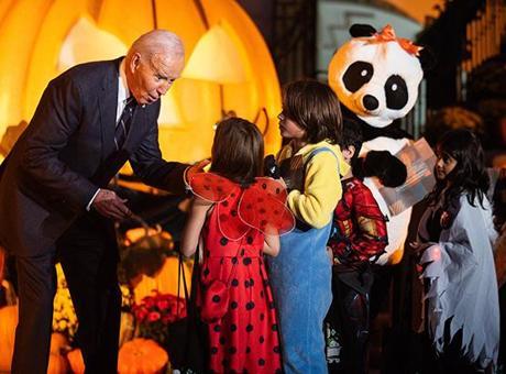 Biden’ın eşi Jill ‘panda’ oldu