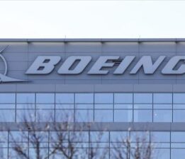 Boeing işçileri greve devam kararı aldı