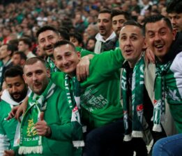 Bursaspor tribünlerine rekor ilgi: 43 bin kişiyle kapalı gişe oynadı
