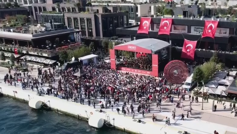 Galataport’ta Cumhuriyet coşkusu: Doğuş Çocuk Senfoni Orkestrası’ndan 101. Yıl Konseri