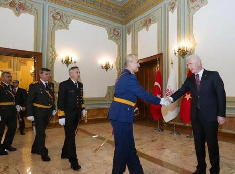İstanbul Valisi Gül, Cumhuriyet Bayramı tebriklerini kabul etti