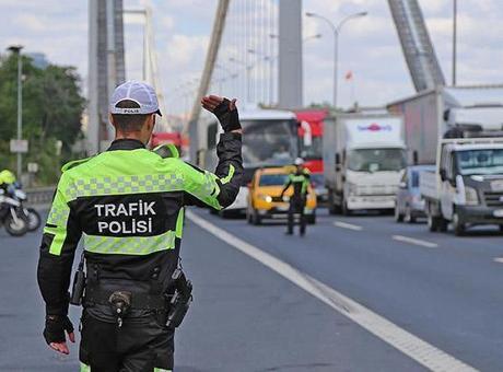 İstanbullular dikkat! Pazar günü bazı yollar trafiğe kapatılacak