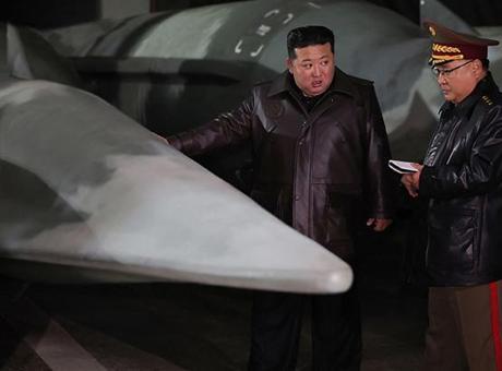 Kim füzelerini ilk kez gösterdi!