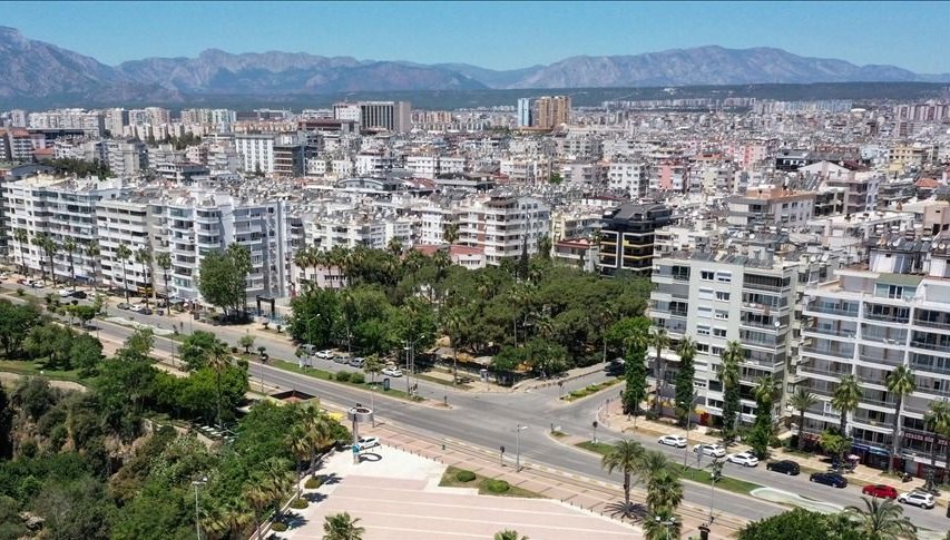 Yabancılara satılan her üç konuttan ikisi Antalya ve İstanbul’dan