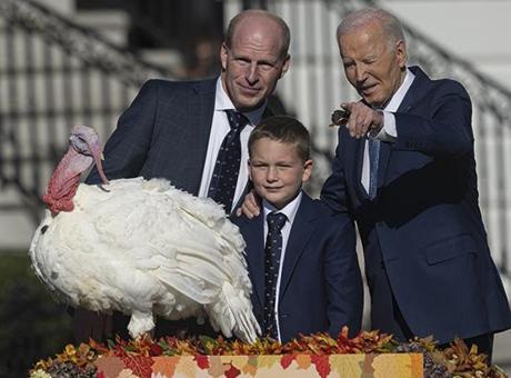 ABD Başkanı Joe Biden, Şükran Günü için hazırlanmış iki hindiyi affetti