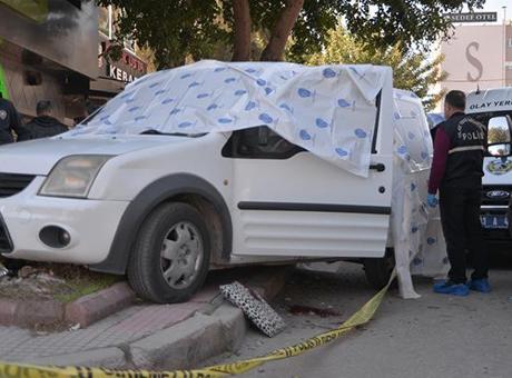 Adana’da dehşet! Nişanlanan eski sevgilisini ensesinden vurdu, intihar etti
