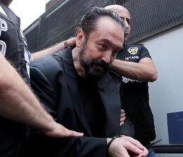 Adnan Oktar örgütüyle irtibatlı olduğu iddiasıyla 4 kişinin yargılanmasına başlandı