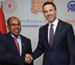 Bakan Bayraktar, Libya Petrol ve Gaz Bakanı Abdulsadek ile görüştü