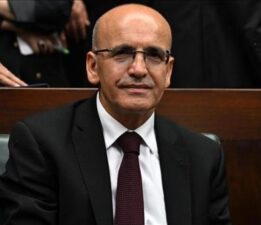 Bakan Şimşek: Kredi notunu iki kademe artırılan tek ülkeyiz
