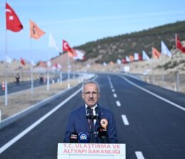 Bakan Uraloğlu: Yeni projelerle Antalya’nın şehir içi trafiği nefes alacak