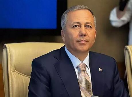 Bakan Yerlikaya: Göçmen kaçakçılığı organizatörlerine göz açtırmıyoruz