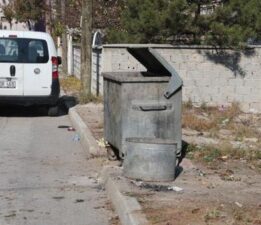 Bu nasıl vicdan! Yeni doğmuş bebeği çöpe attılar