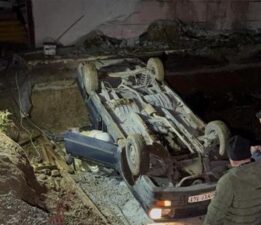 Düzce’de feci kaza! Yolu fark etmedi şantiyeye girip takla attı