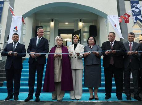 Emine Erdoğan Bilim Bişkek İnovasyon Merkezi’nin açılışını gerçekleştirdi