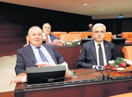 Enginyurt ve Uzun DP’den istifa etti