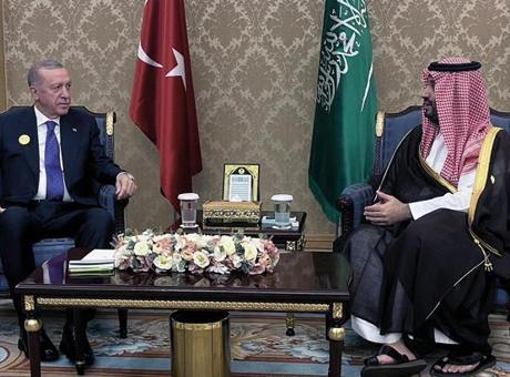 Erdoğan’dan Riyad’da diplomasi trafiği! Veliaht Prens Selman ile bir araya geldi