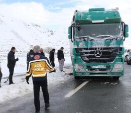 Erzincan’da kapanan şehirlerarası yollar ulaşıma açıldı