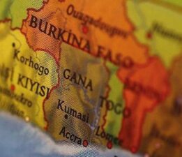 Gana’da cumhurbaşkanı adayları arasında barış anlaşması imzalandı
