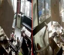 Her şey saniyeler içinde yaşandı! Asma tavan çöktü, kendini yerde buldu