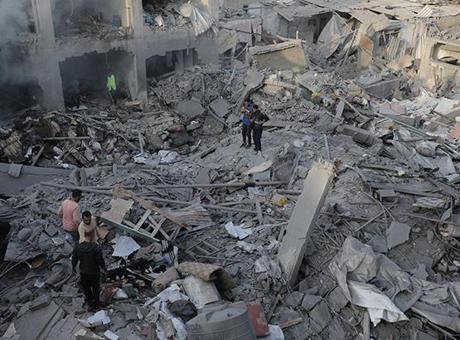 İsrail, Gazze’nin farklı yerlerine bomba yağdırdı