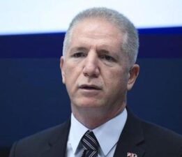 İstanbul Valisi Davut Gül’den ‘evsizleri 112’ye bildirin’ çağrısı