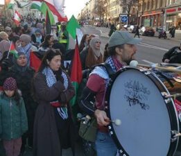 İsveç’te İsrail protestosu: Lahey’de yargılanmalarını sağlayacağız