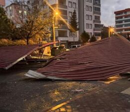 Kahramanmaraş’ta fırtına nedeniyle eğitime 1 gün ara verildi