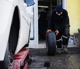 Lastikçilerde kış yoğunluğu!