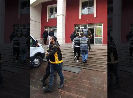 Manisa’da havaya ateş açıp, o anları sosyal medyadan paylaşan 5 kişi tutuklandı