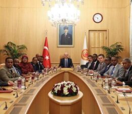 Meclis Başkanı Kurtulmuş, Ukrayna ve Somali’nin parlamentolar arası dostluk gruplarının üyelerini kabul etti