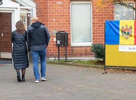Moldova’da halk ikinci kez sandık başına gidiyor