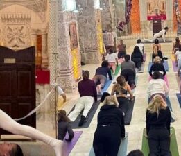 Olay sosyal medyada infial yarattı! Tarihi kilisedeki yoga seansına tepki