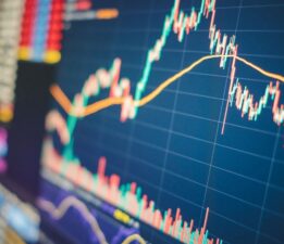 Piyasalarda gözler Fed tutanaklarına çevrildi