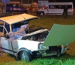 Sakarya’da feci kaza! İki otomobil kafa kafaya çarpıştı karı-koca hayatını kaybetti