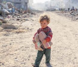 Savaşın ve cinayetlerin gölgesinde… Yarın Dünya Çocuk Hakları Günü