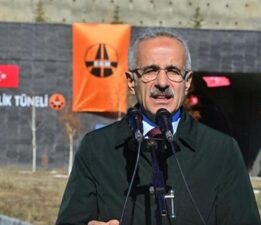 Seyahat süresi 35 dakikadan 10 dakikaya düştü! Aşık Şenlik Tüneli ve Çıldır-Aktaş Sınır Kapısı Yolu hizmete açıldı