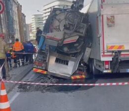 Son dakika: İstanbul’da 2 kamyon çukura düştü