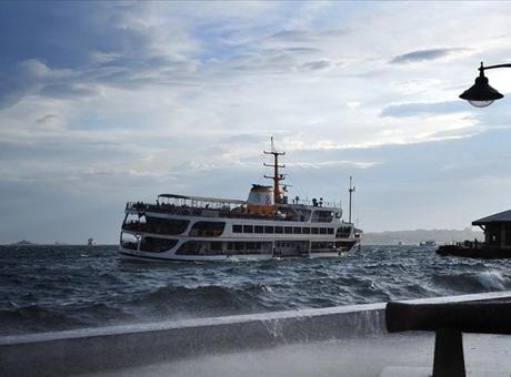 Son dakika: İstanbul’da vapur seferlerine fırtına engeli