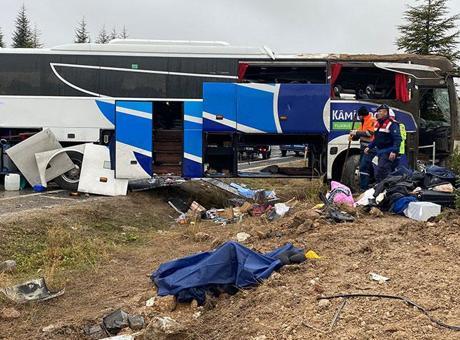 Son Dakika Otobüs Haberleri: Eskişehir’de yolcu otobüsü takla attı! Ölü ve yaralılar var