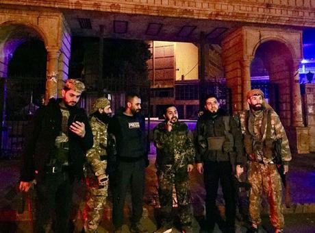 Suriye’de tansiyon giderek yükseliyor! Halep merkezden ilk görüntüler…