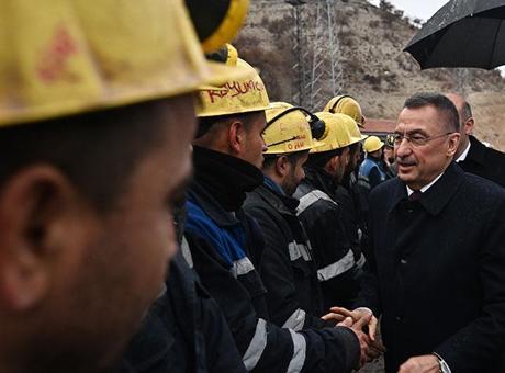 TBMM Dışişleri Komisyonu Başkanı Fuat Oktay, Çayırhan Termik Santrali’ndeki madencileri ziyaret etti