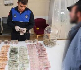 Trenle gezerek dilencilik yaptı! Üstünden çıkan dolar, euro ve paralar şoke etti