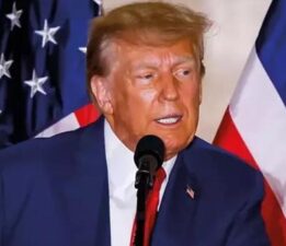 Trump’a müjde! Cezanın açıklanması süresiz ertelendi