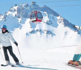 Turistler kayak tatiline uzaktan başlıyor