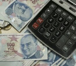 Zamlı memur ve emekli maaşı ne kadar olacak? 6 aylık enflasyon farkı göre en düşük memur maaşı ne kadar olur? (2025 memur ve emekli zammında son durum)