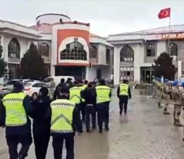 18 aydır her yerde aranıyorlardı! Baba ile oğlunu öldüren 4 kardeş samanlıkta yakalandı