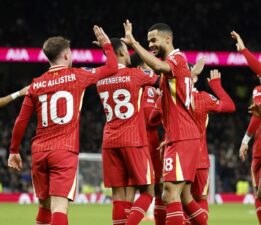 9 gollü maçta Liverpool, Tottenham engelini aştı