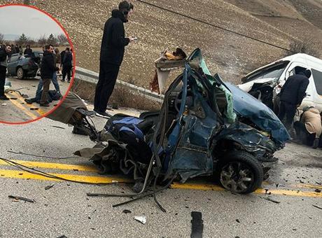 Ankara’da feci kaza! Servis aracı ile otomobil çarpıştı; 1 ölü, 10 yaralı