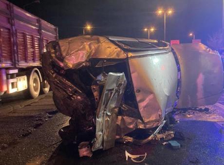 Ankara’da refüje çarpan otomobil takla attı! Ölü ve yaralılar var